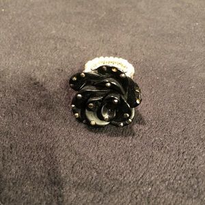 Black flower adjustable ring